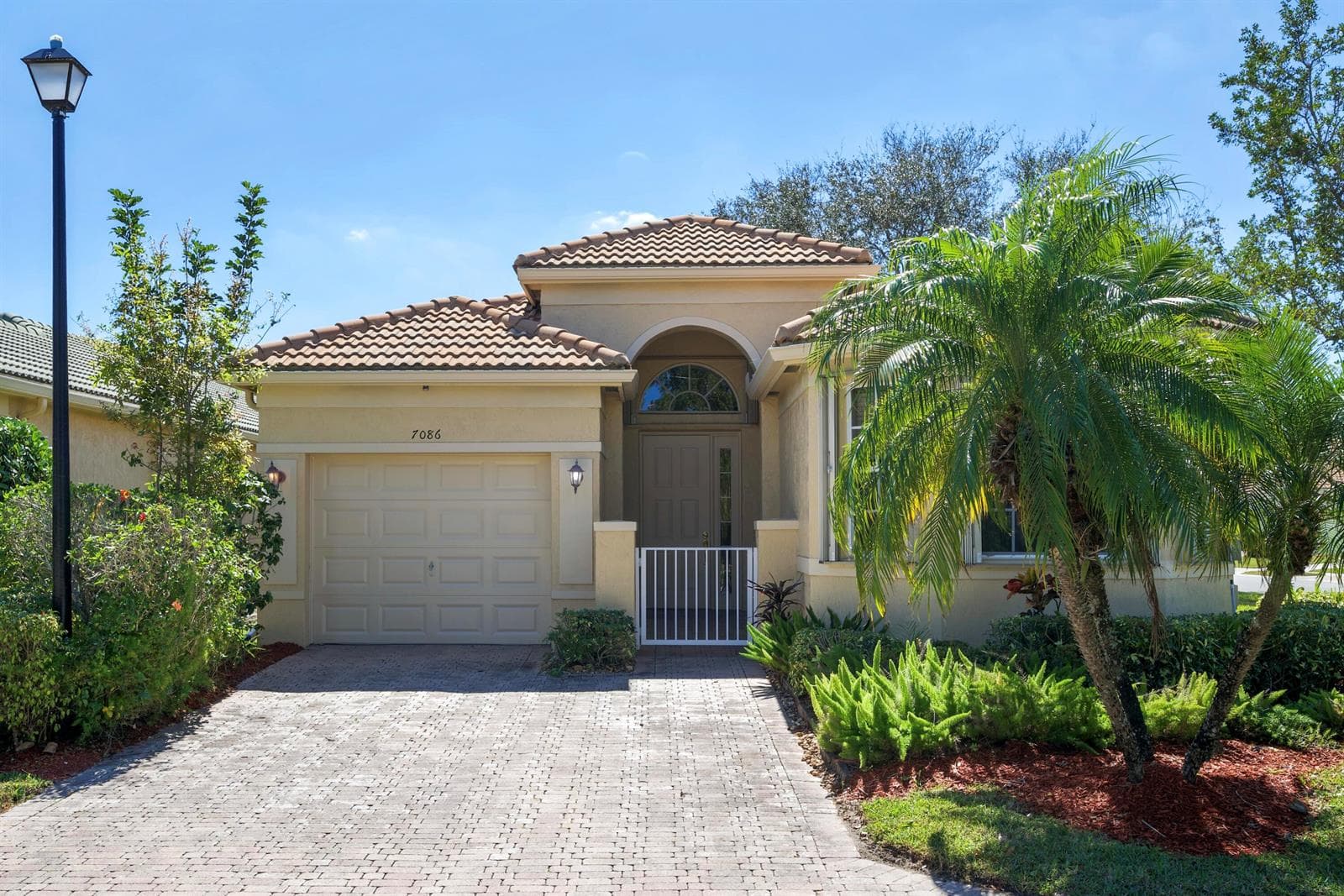 Single-family home at 7086 Del Corso Lane, Delray Beach, FL