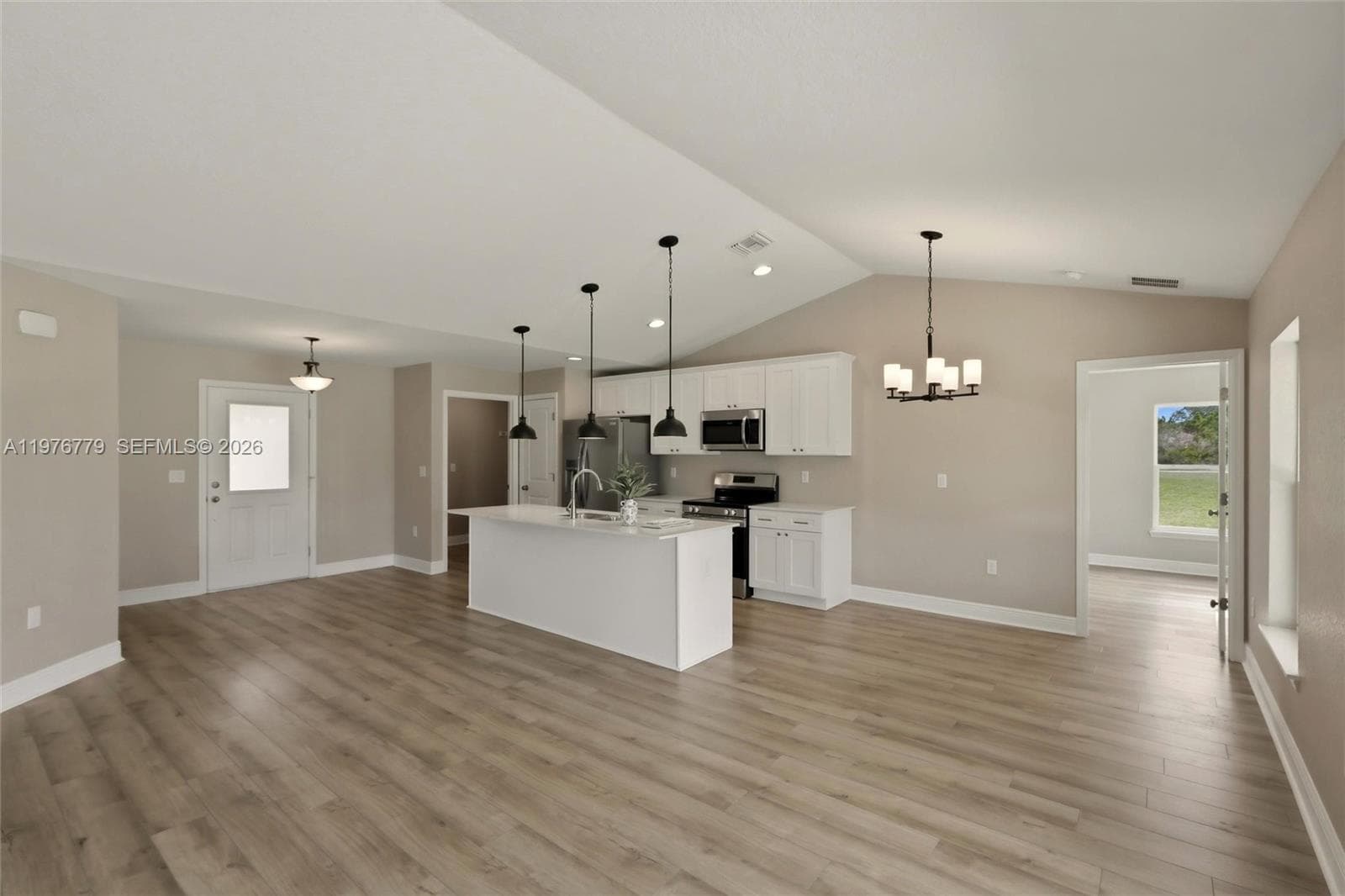 Single-family home at 6809 Dickinson Drive, Sebring — photo 3
