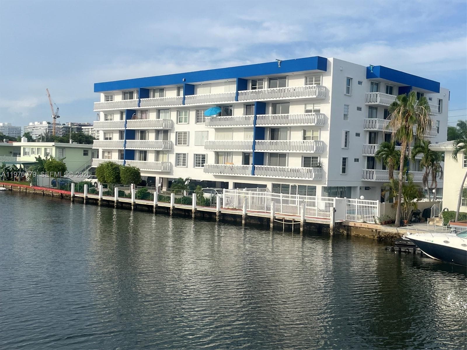 Condo en 8530 Byron Ave, Miami Beach — foto 3
