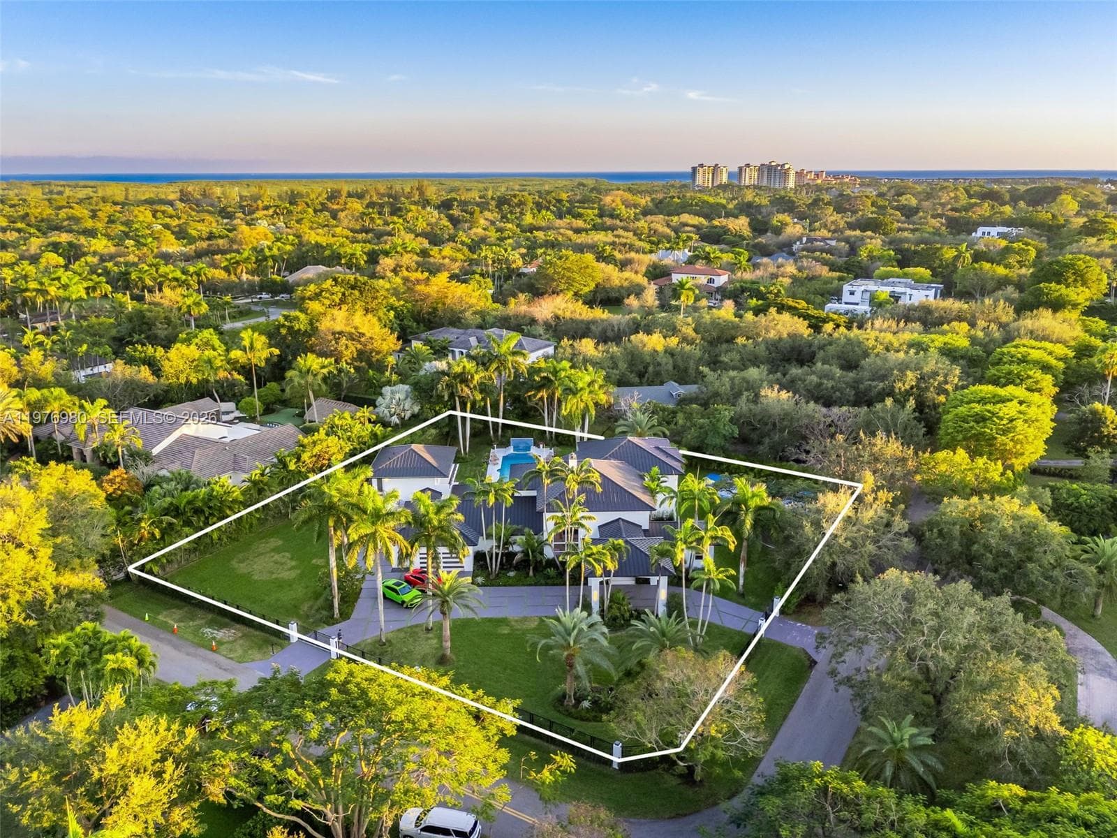 Single-family home at 6290 SW 130th Ter, Pinecrest, FL