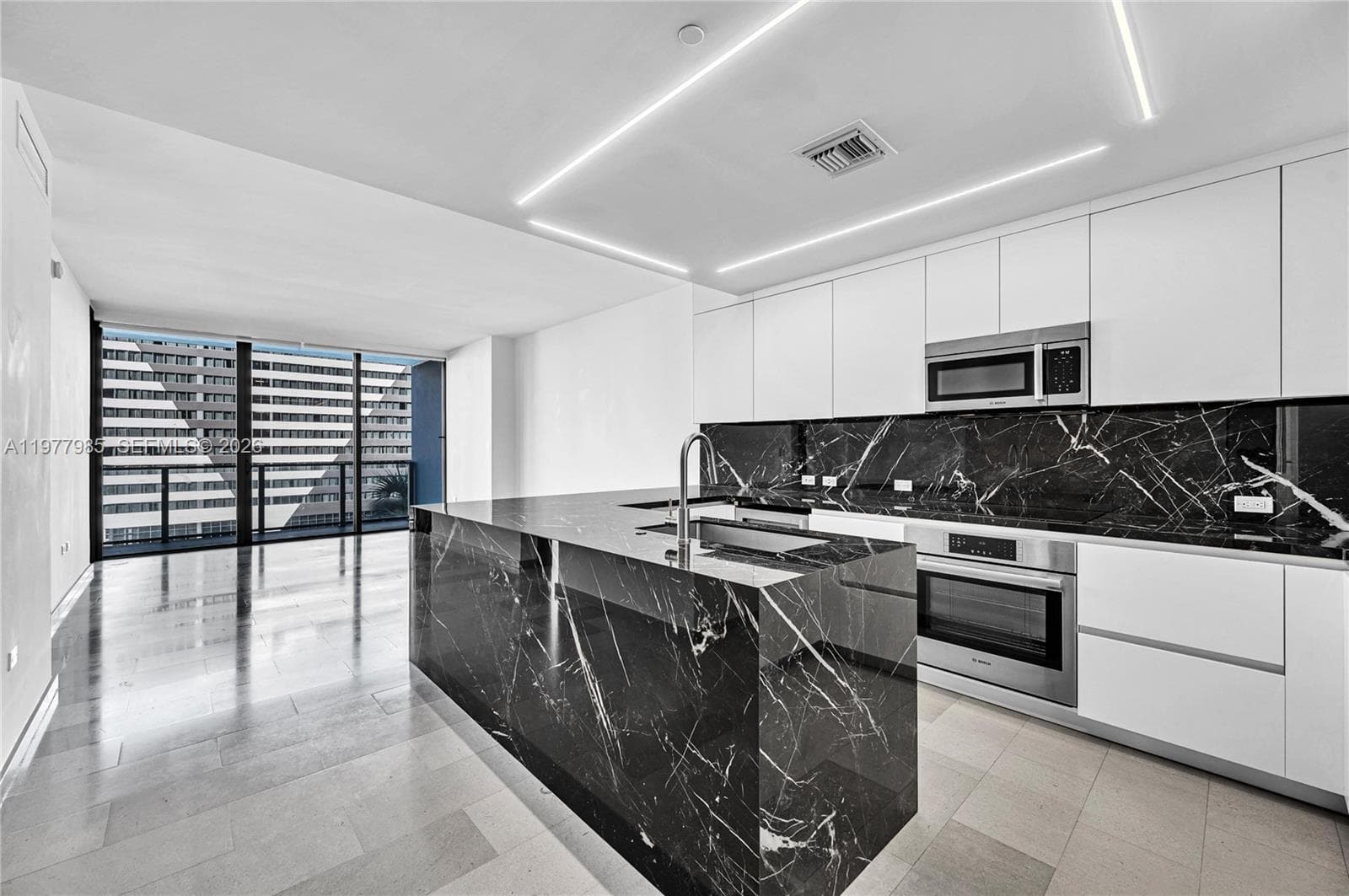 Condo at 88 SW 7th St, Miami — photo 1