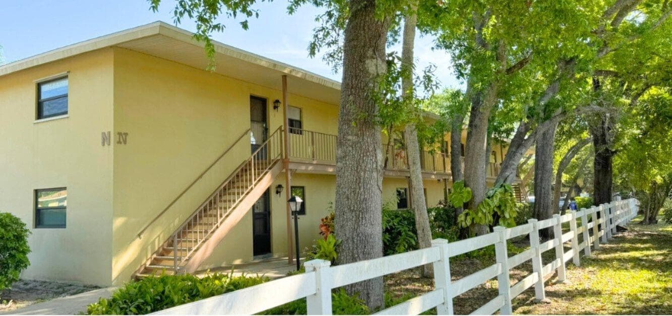 Condo at 400 18th Street, Vero Beach, FL
