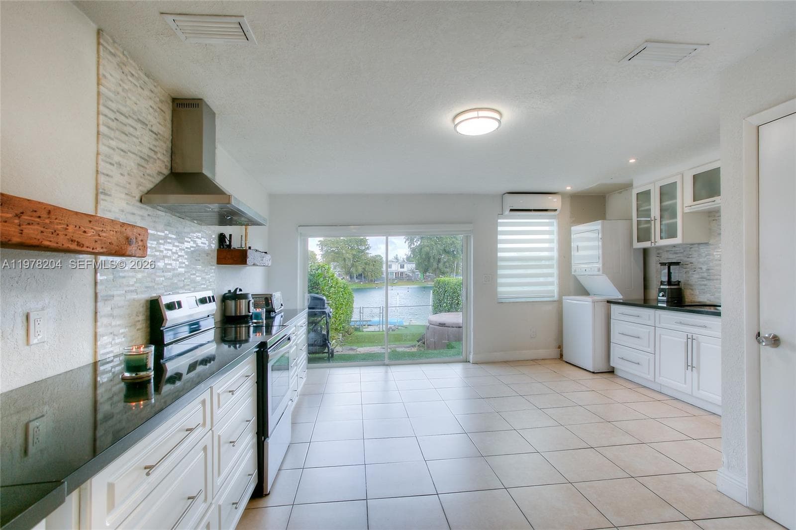 Townhouse at 7389 W 18th Ave, Hialeah — photo 2