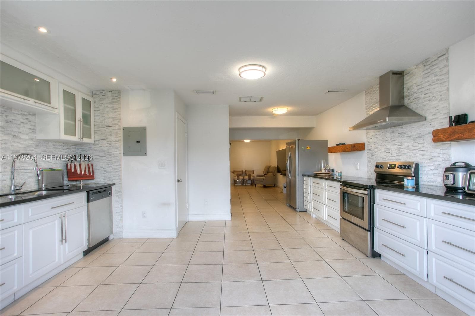 Townhouse at 7389 W 18th Ave, Hialeah — photo 3