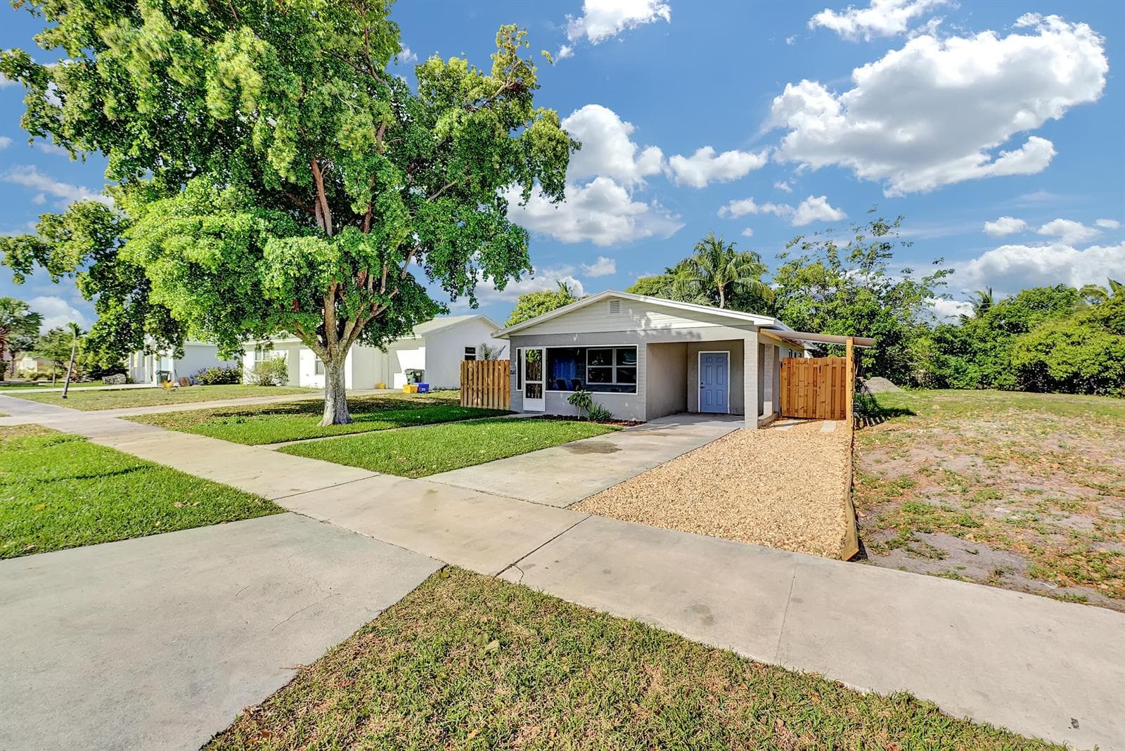 Single-family home at 240 NW 9th Avenue, Delray Beach, FL