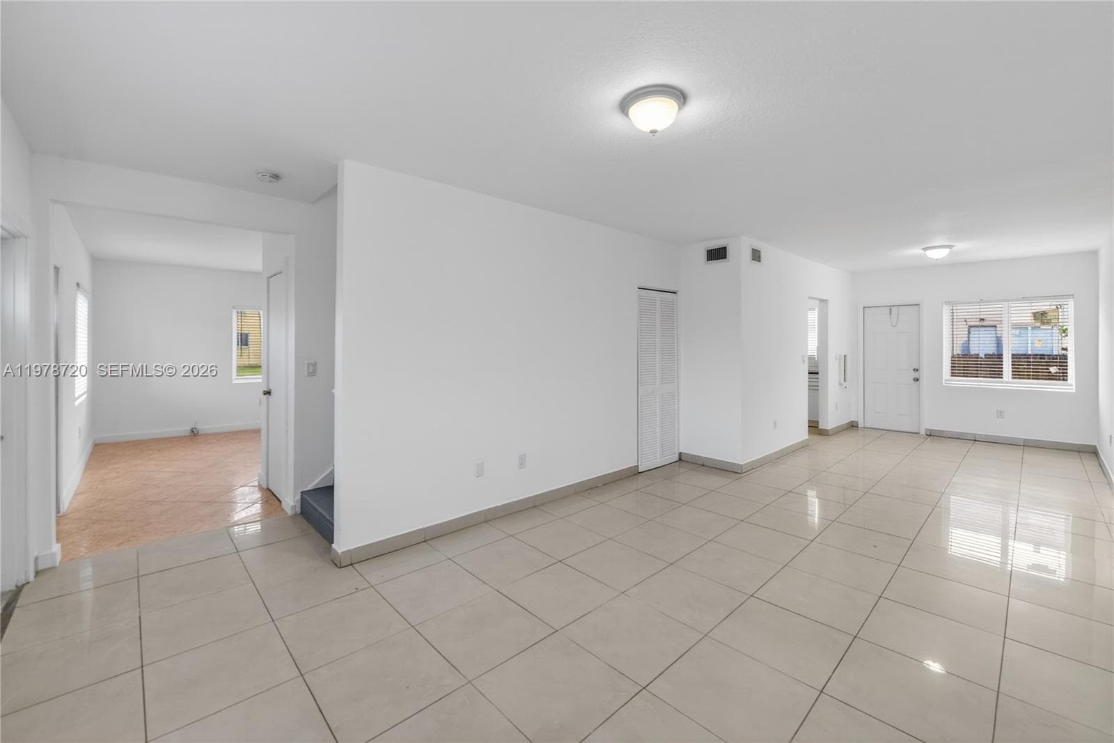 Townhouse en 475 NW 84th Ter, Miami — foto 1