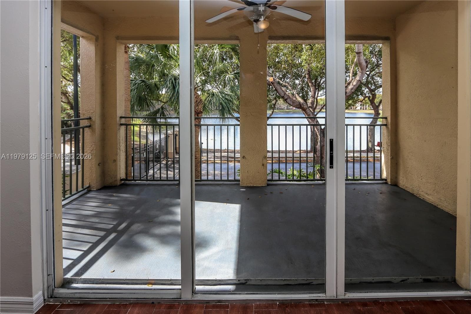Condo en 2442 Centergate Dr, Miramar — foto 1