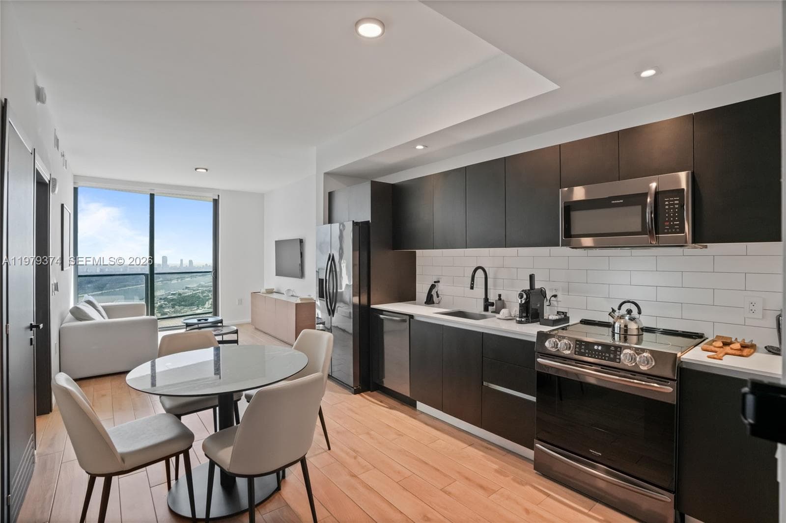 Condo at 398 NE 5th St, Miami — photo 3