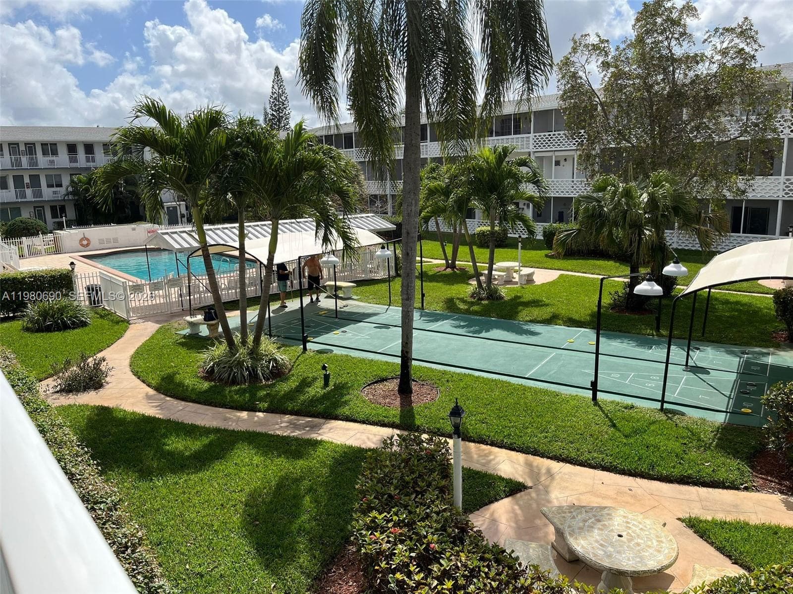 Co-op at 15610 NE 6th Ave, Miami, FL