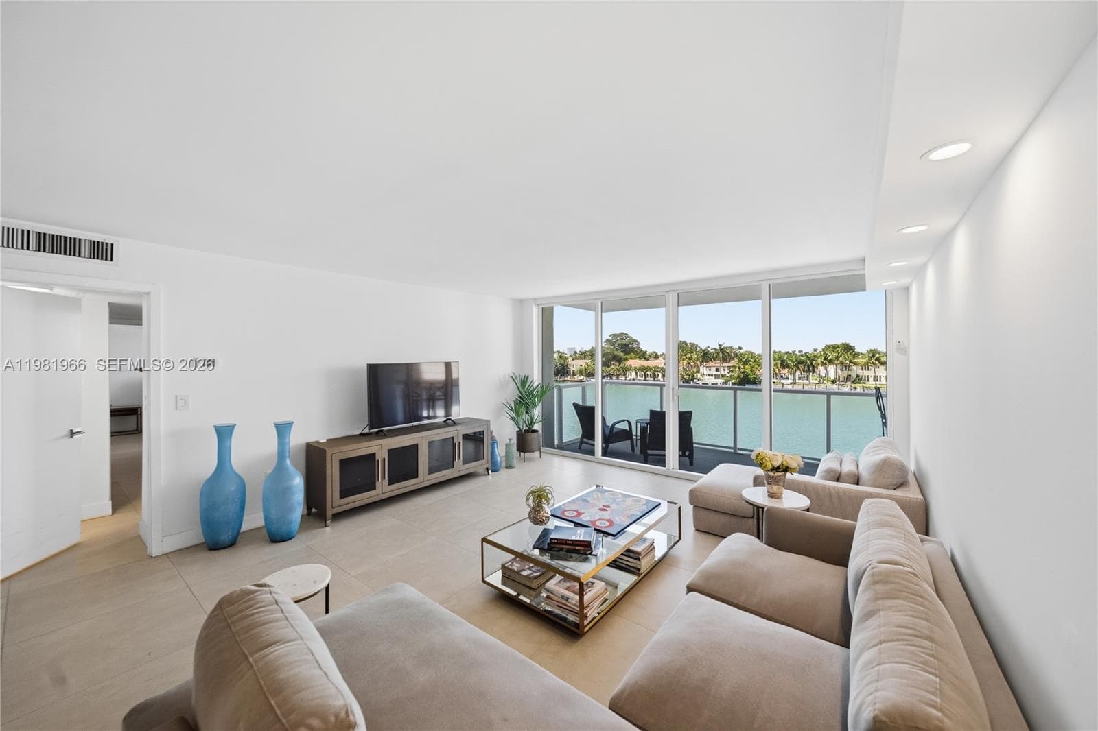 Condo en 5750 Collins Ave, Miami Beach — foto 1