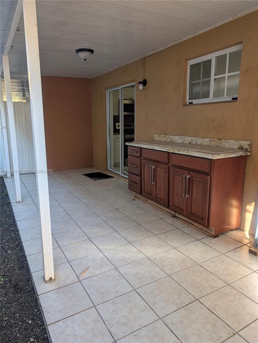 Condo at 2485 W 76th St, Hialeah — photo 3