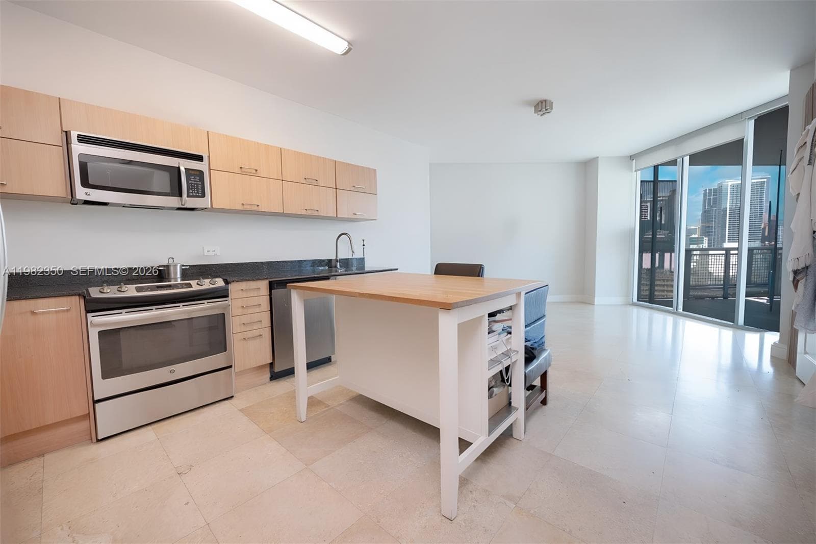 Home at 350 S MIAMI, Miami — photo 3