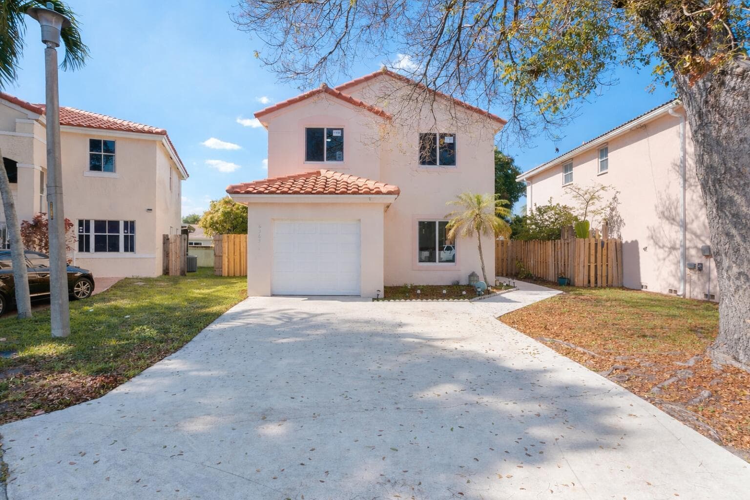 Single-family home at 6363 Seagrape Circle, Margate, FL