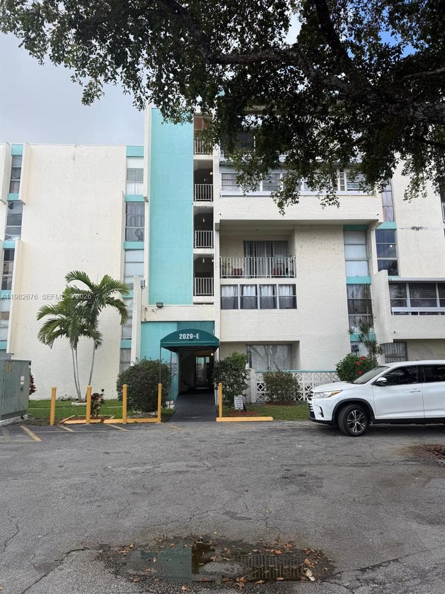 Condo at 2029 NW 46th Ave, Lauderhill, FL