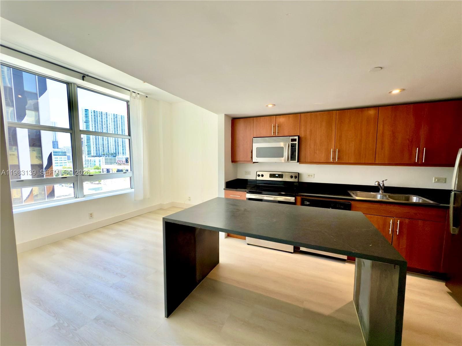 Condo at 111 E Flagler St, Miami — photo 1