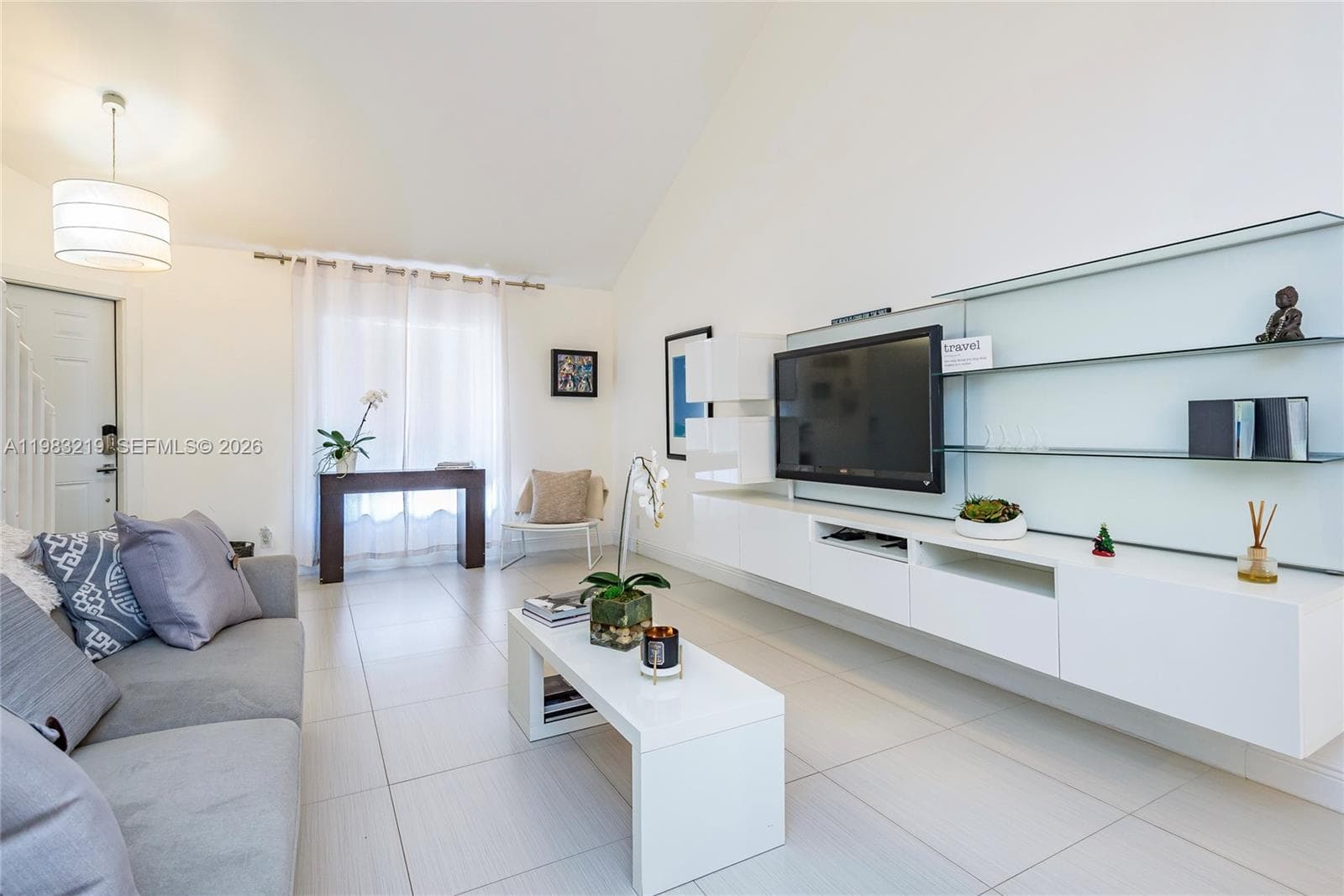 Townhouse at 370 SE 2nd Ave, Deerfield Beach — photo 3