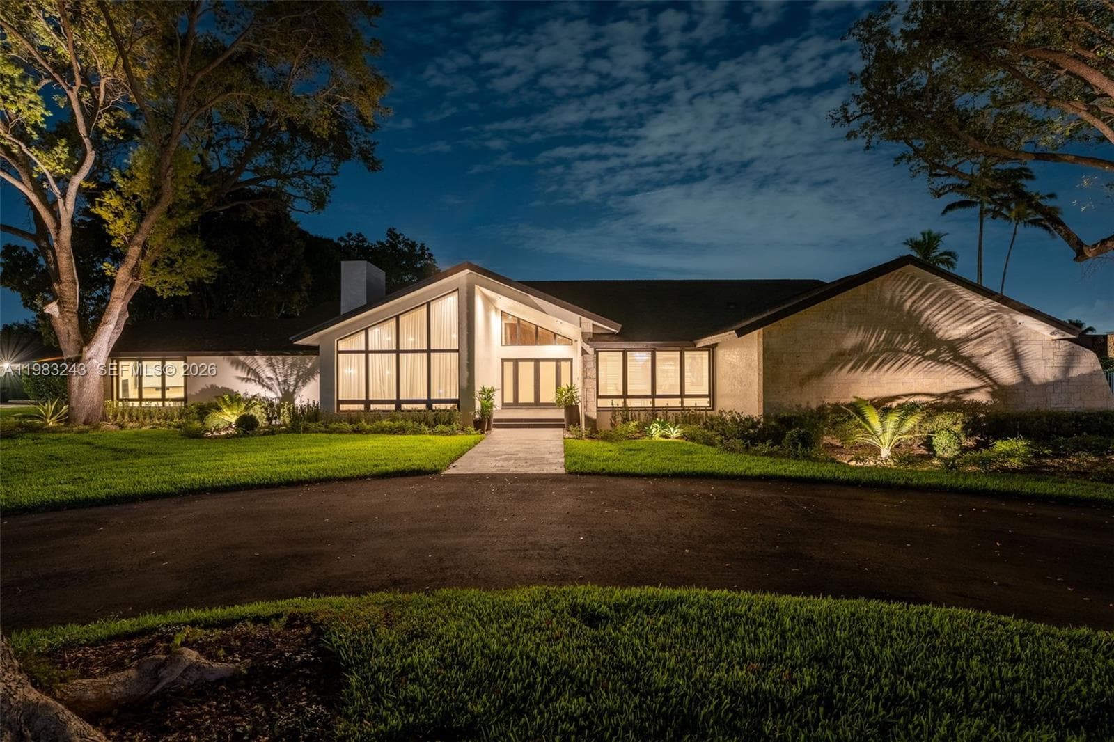 Single-family home at 8967 SW 117th St, Miami — photo 1