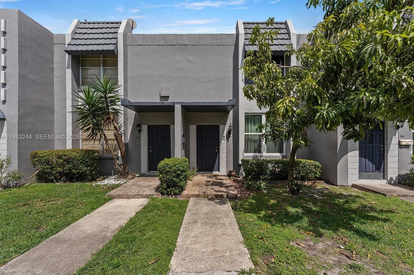 Townhouse at 314 NE 142nd St, Miami — photo 1
