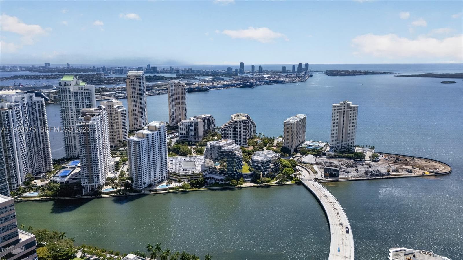 Condo at 950 Brickell Bay Dr, Miami — photo 1