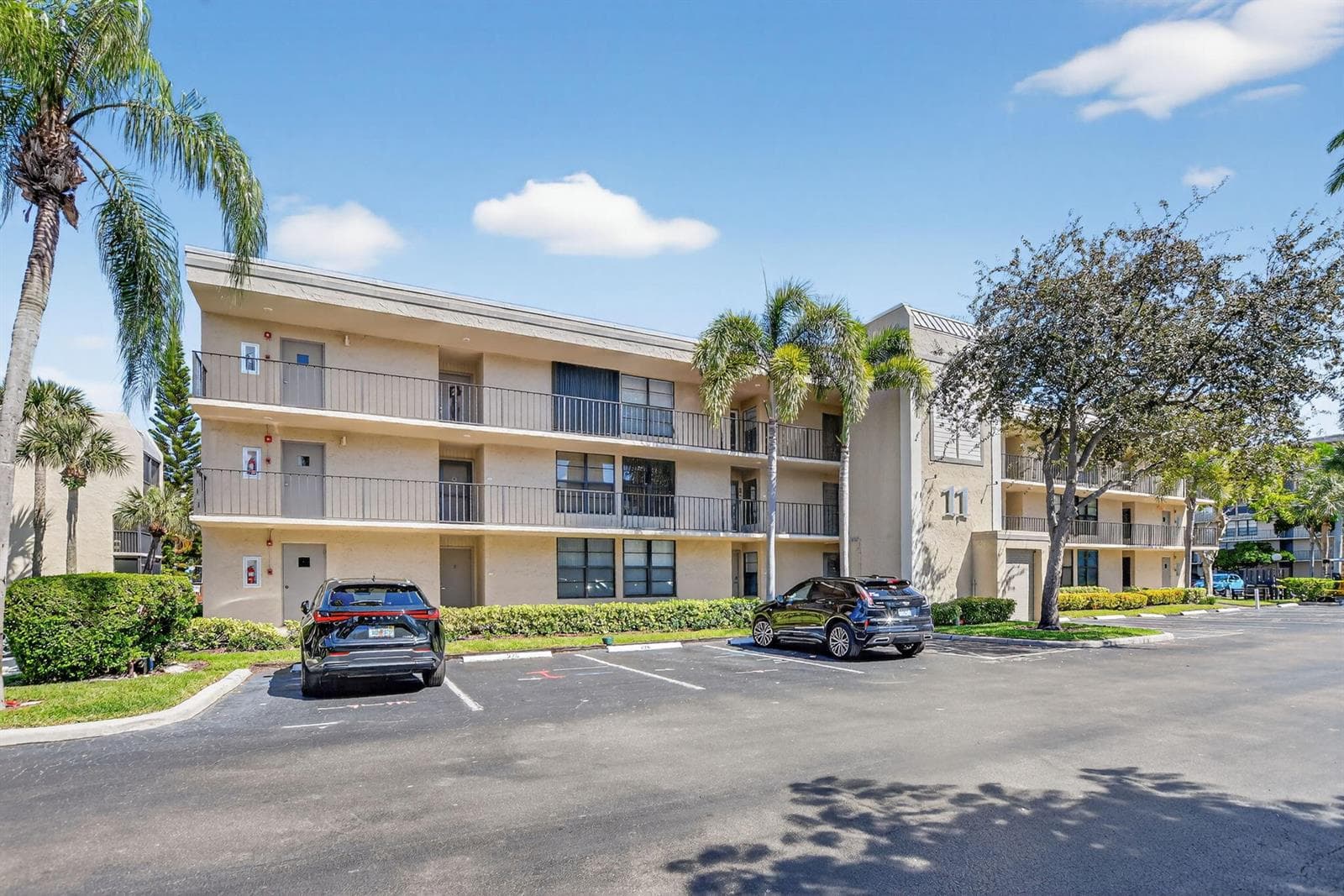 Condo at 11 Royal Palm Way, Boca Raton, FL