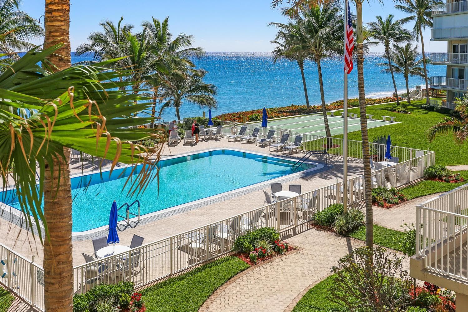 Paradise Right On the Ocean!