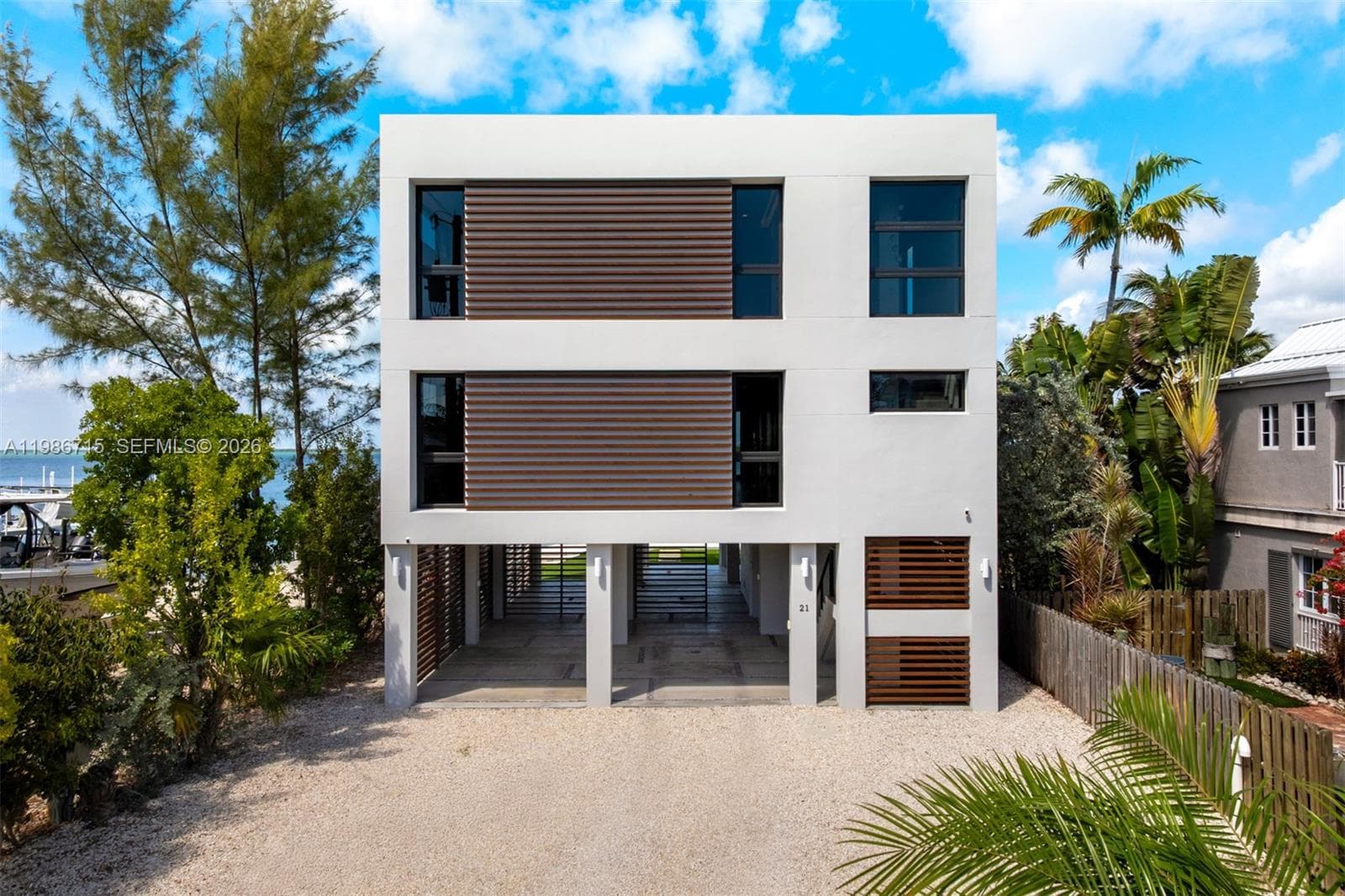 Single-family home at 21 Stillwright Way, Key Largo, FL