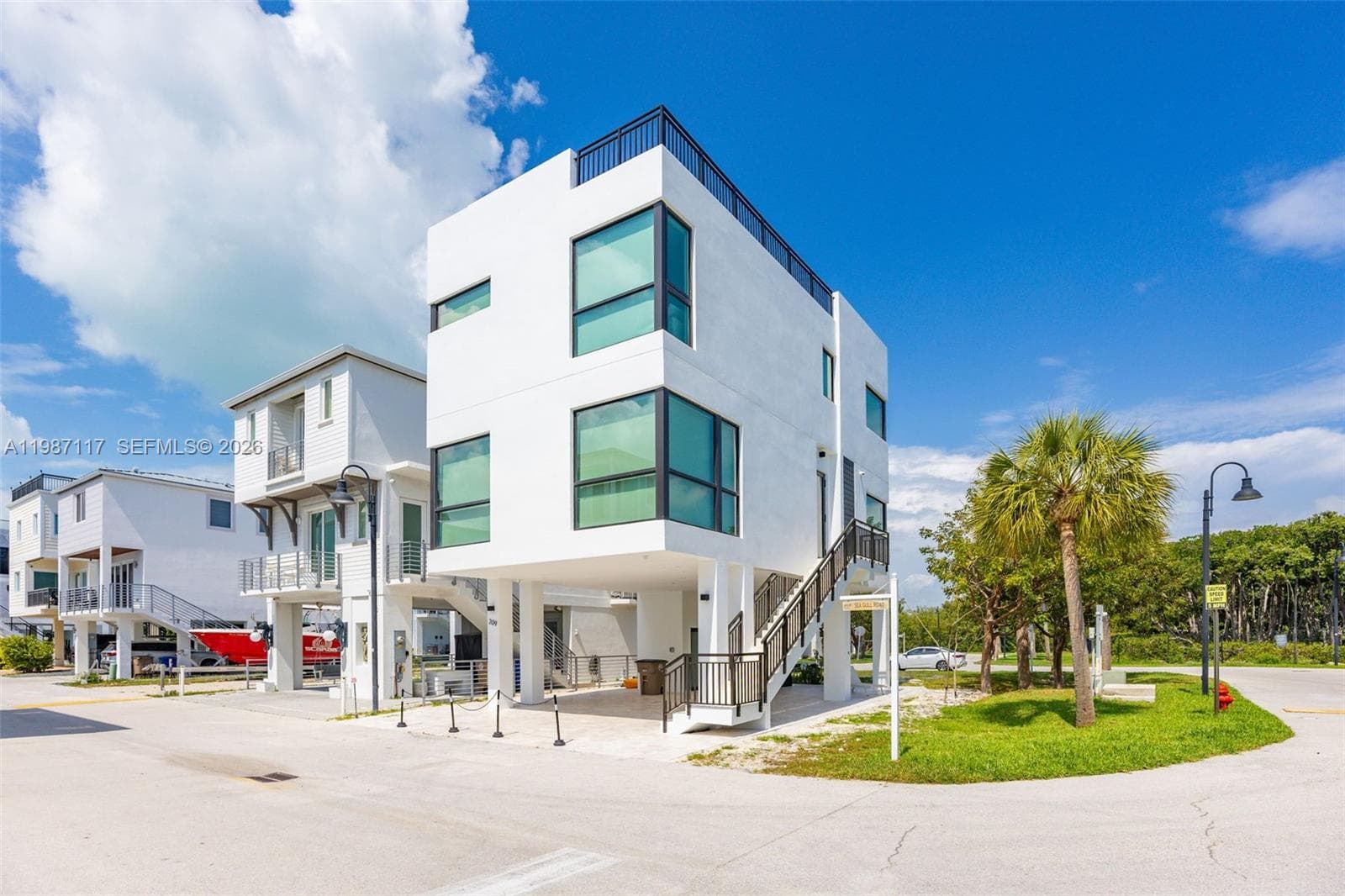 Single-family home at 94825 Overseas Hwy 209, Key Largo, FL