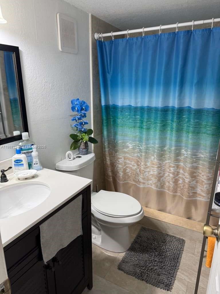Condo at 1900 W 68th St, Hialeah — photo 3