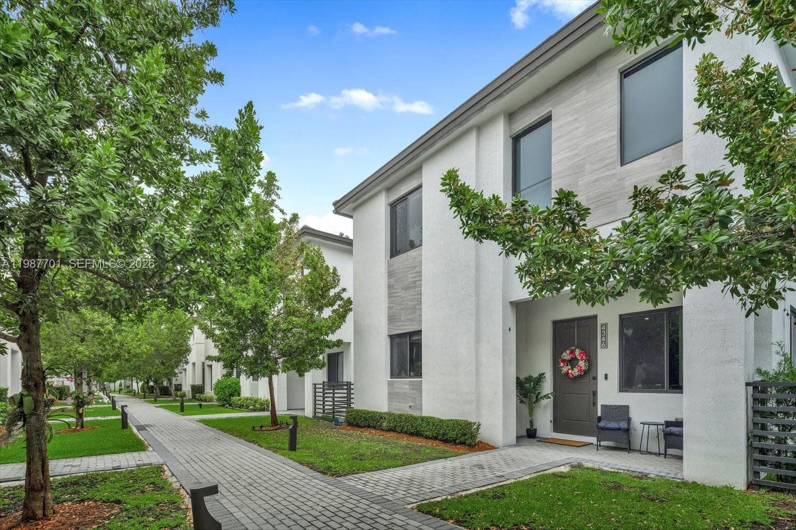Single-family home at 4346 NW 81st Ave, Doral, FL