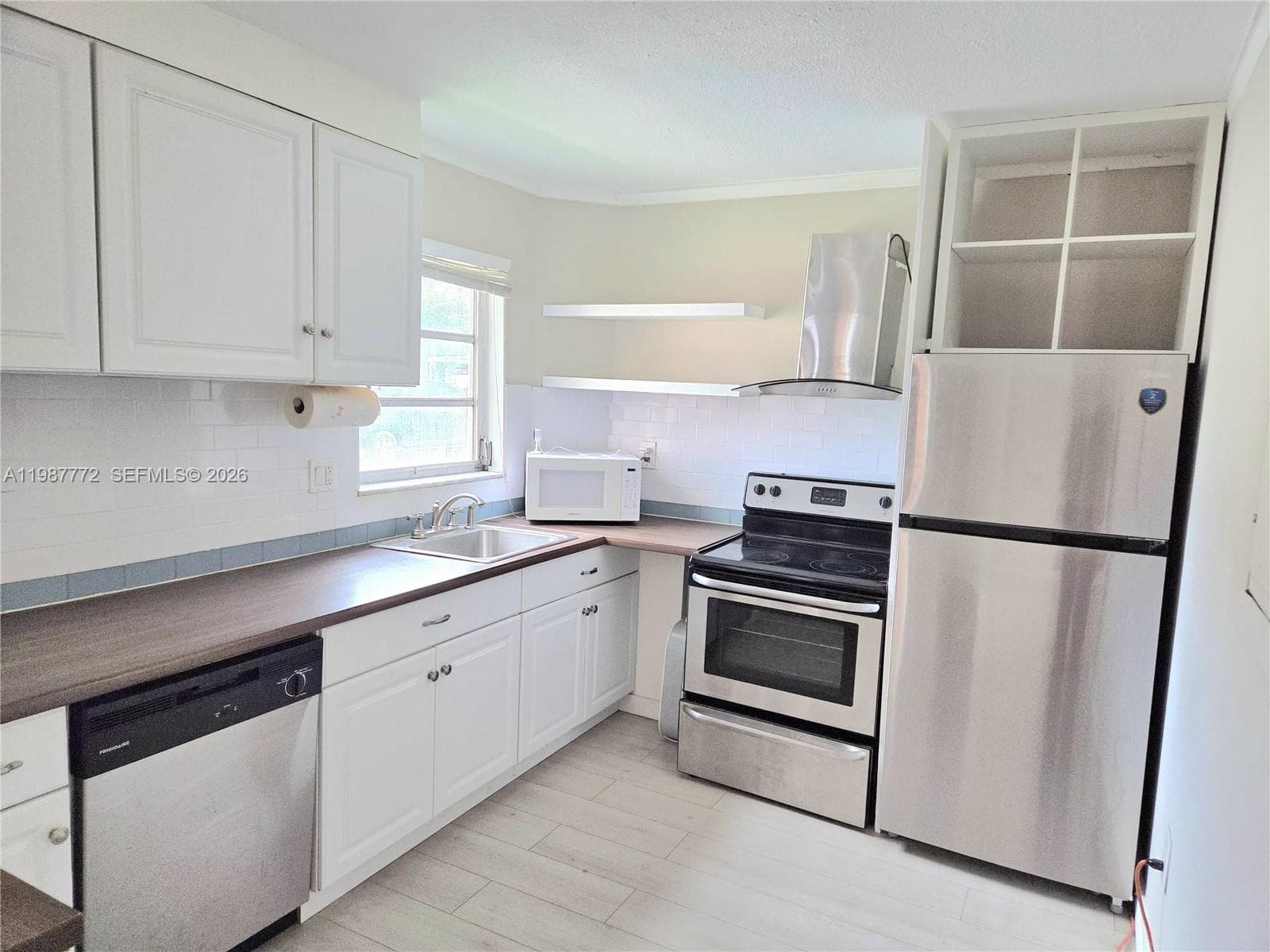 Condo at 1700 NE 191st St, Miami — photo 3