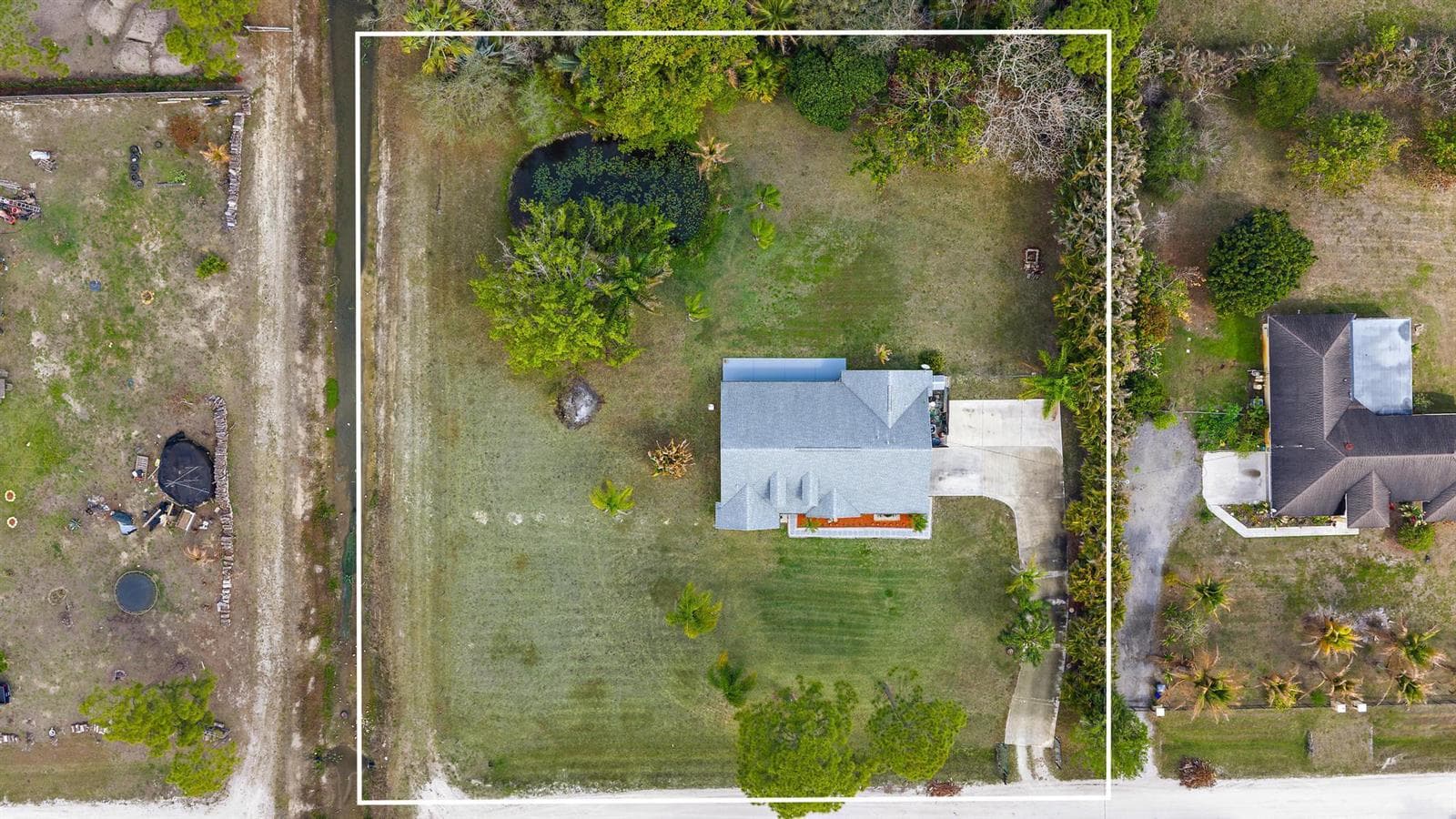 Single-family home at 13721 86th Road N, West Palm Beach, FL