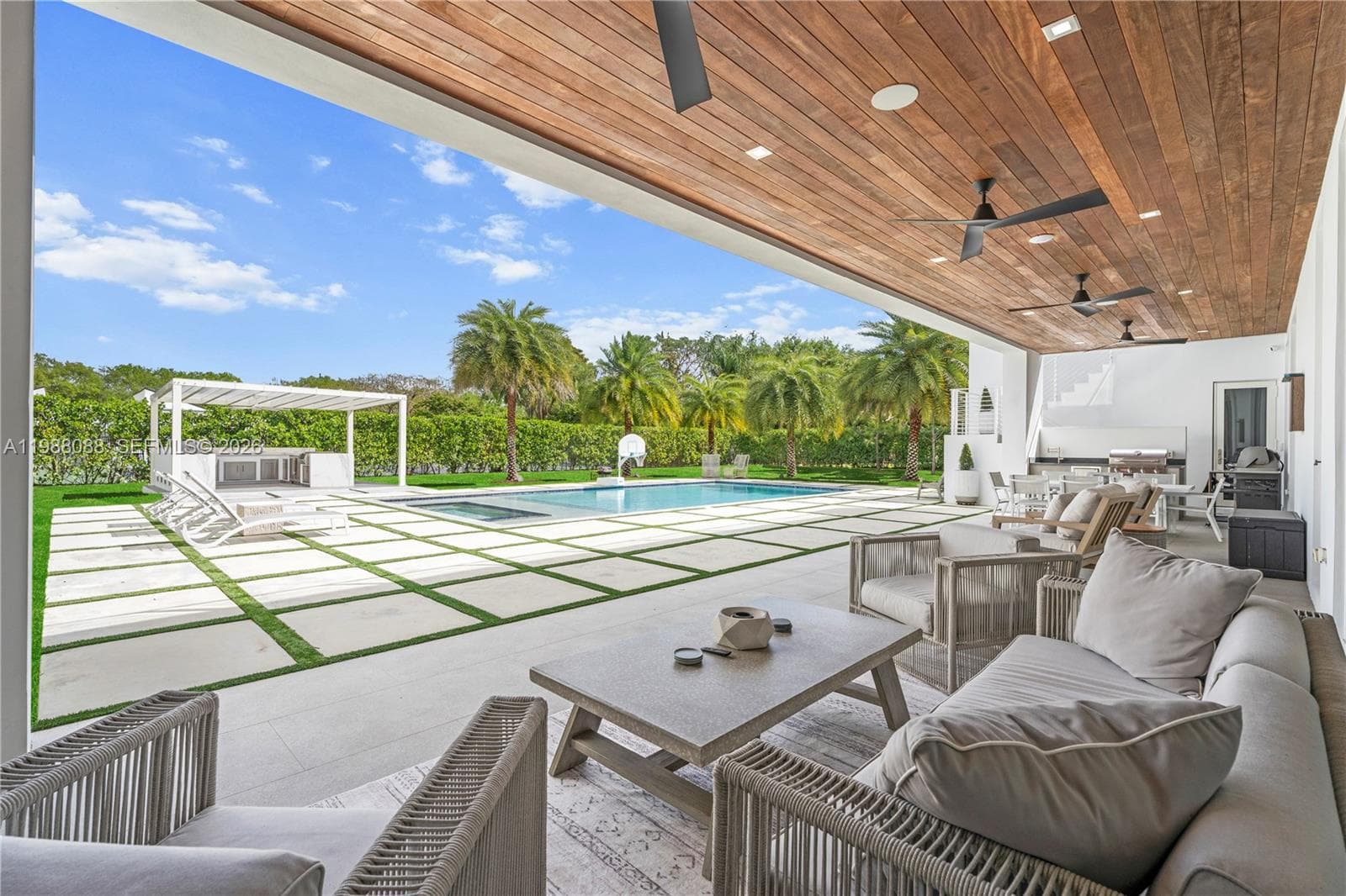 Single-family home at 6285 Old Cutler Rd, Pinecrest — photo 3