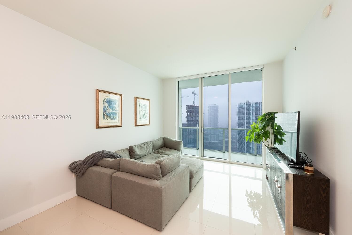 Condo at 55 SE 6th St, Miami — photo 3