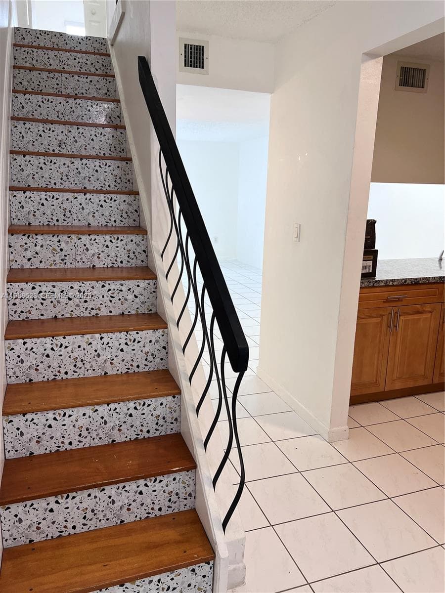 Condo at 2750 W 76th St, Hialeah, FL