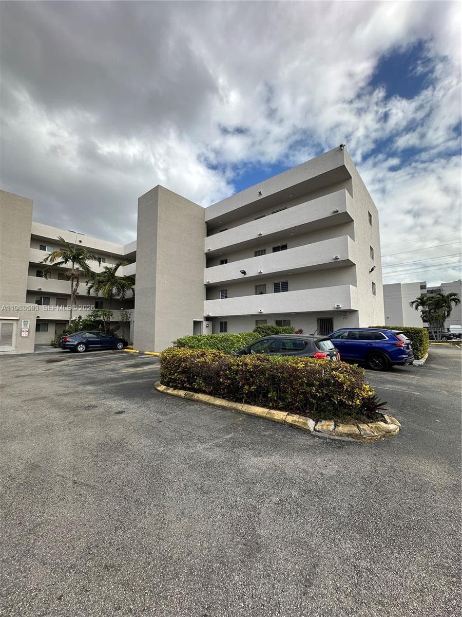 Condo at 6091 W 22nd Ct, Hialeah, FL