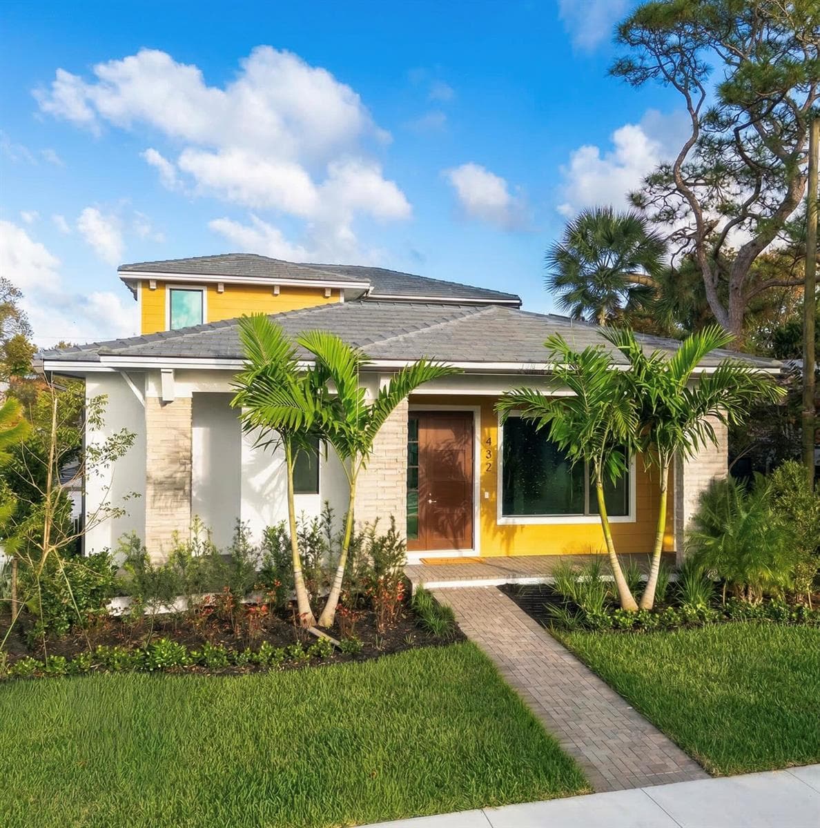 Single-family home at 432 NW North River Drive, Stuart, FL