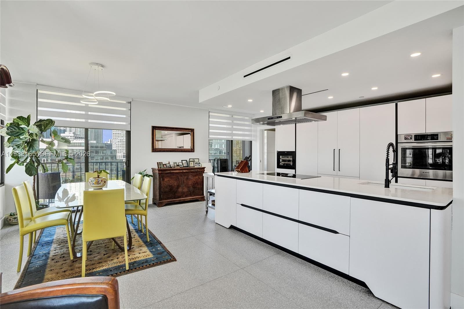 Condo at 520 Brickell Key Dr, Miami — photo 3