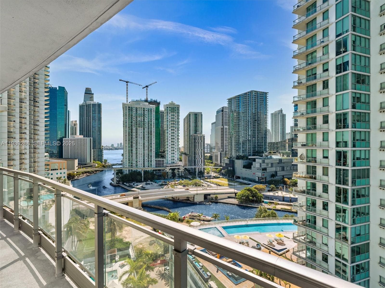 Condo at 90 SW 3rd St, Miami — photo 2