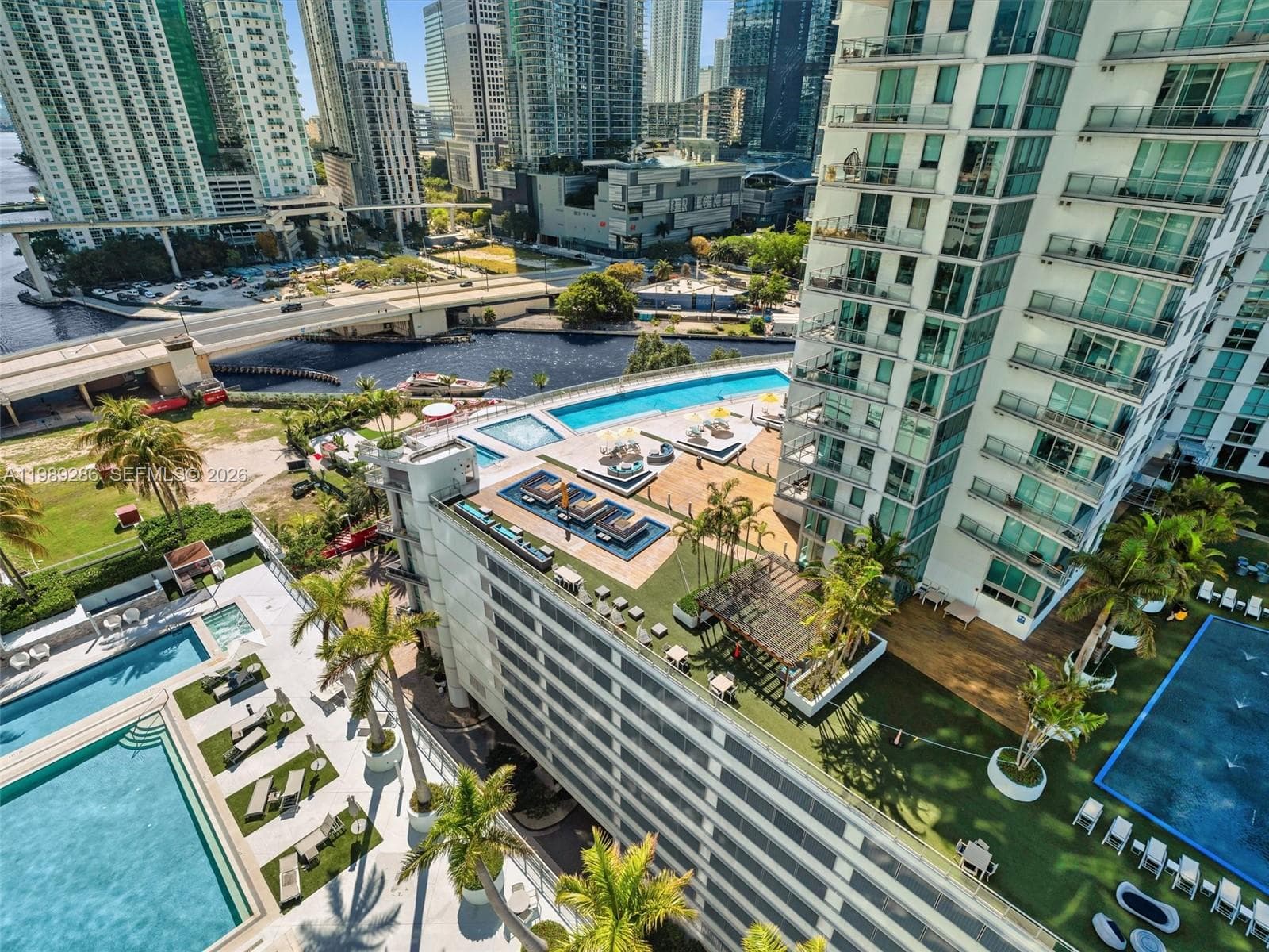 Condo at 90 SW 3rd St, Miami — photo 3