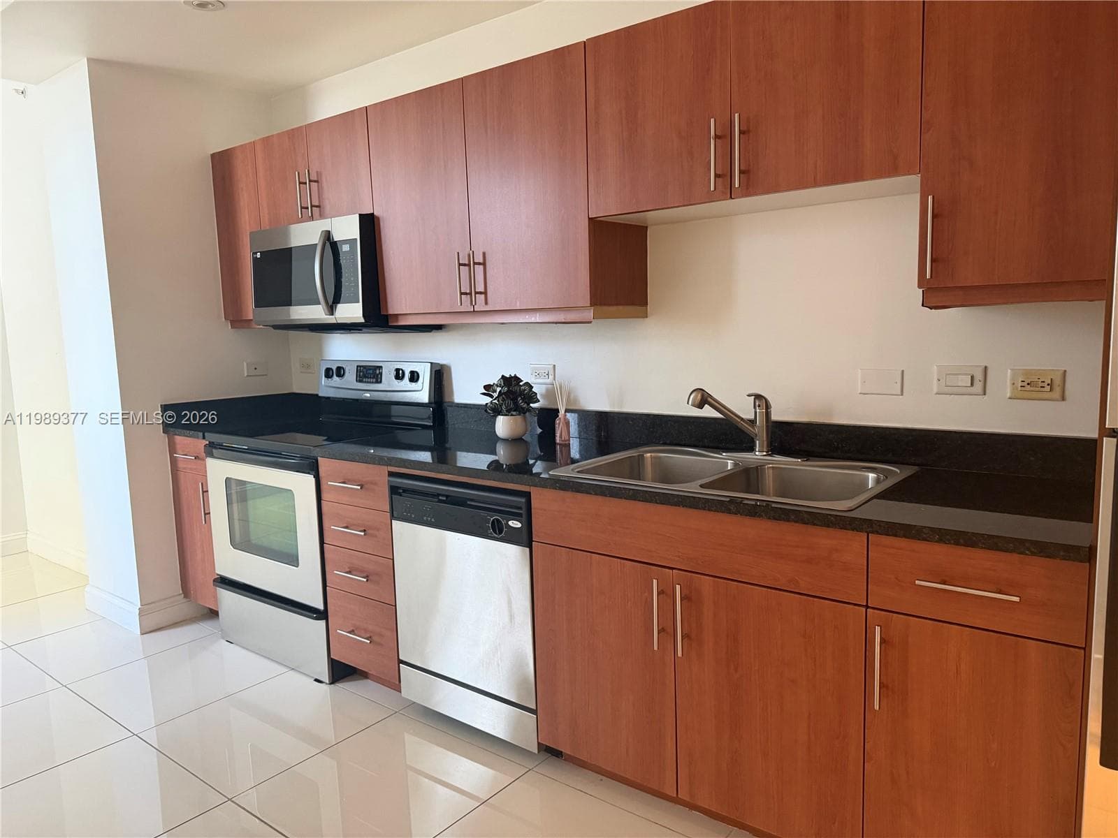 Condo at 111 E Flagler St, Miami — photo 3