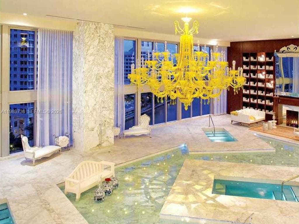 Condo at 475 Brickell Ave, Miami — photo 2