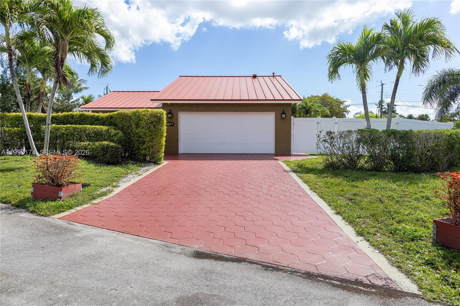 Single-family home at 4548 SW 28th Way, Dania Beach, FL