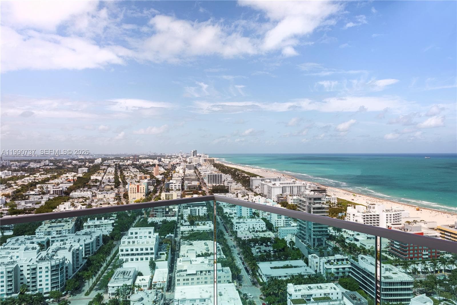 Condo en 300 S Pointe Dr, Miami Beach — foto 3