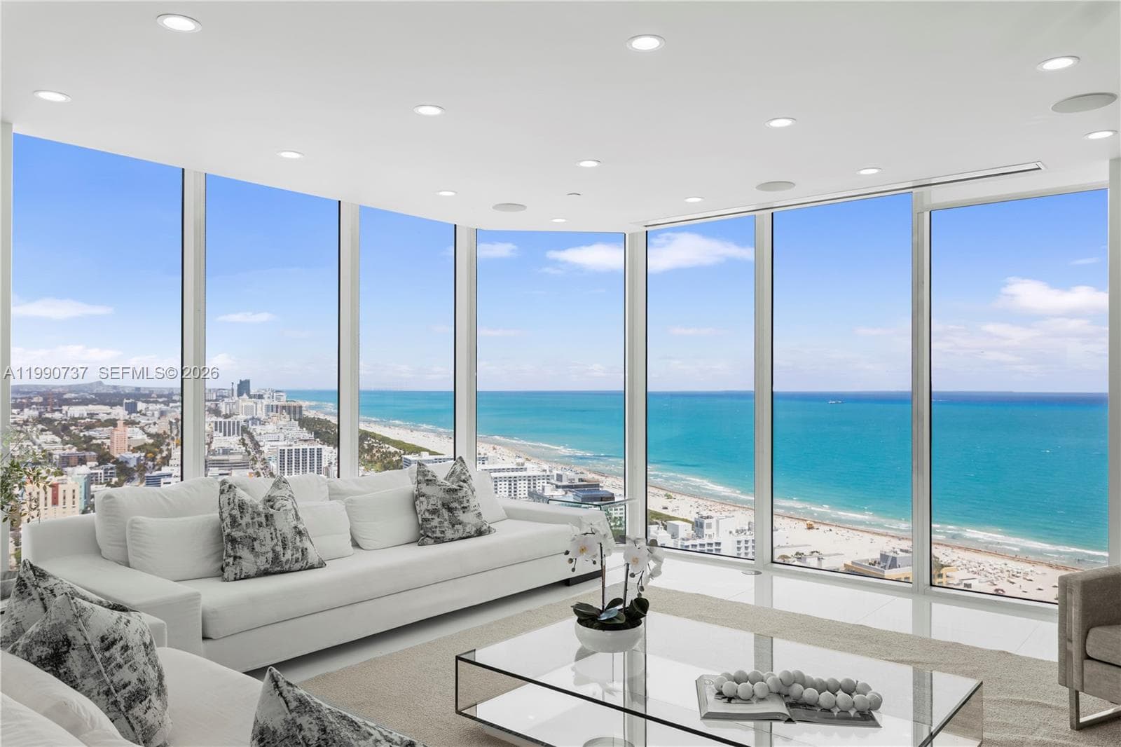 Condo at 300 S Pointe Dr, Miami Beach, FL