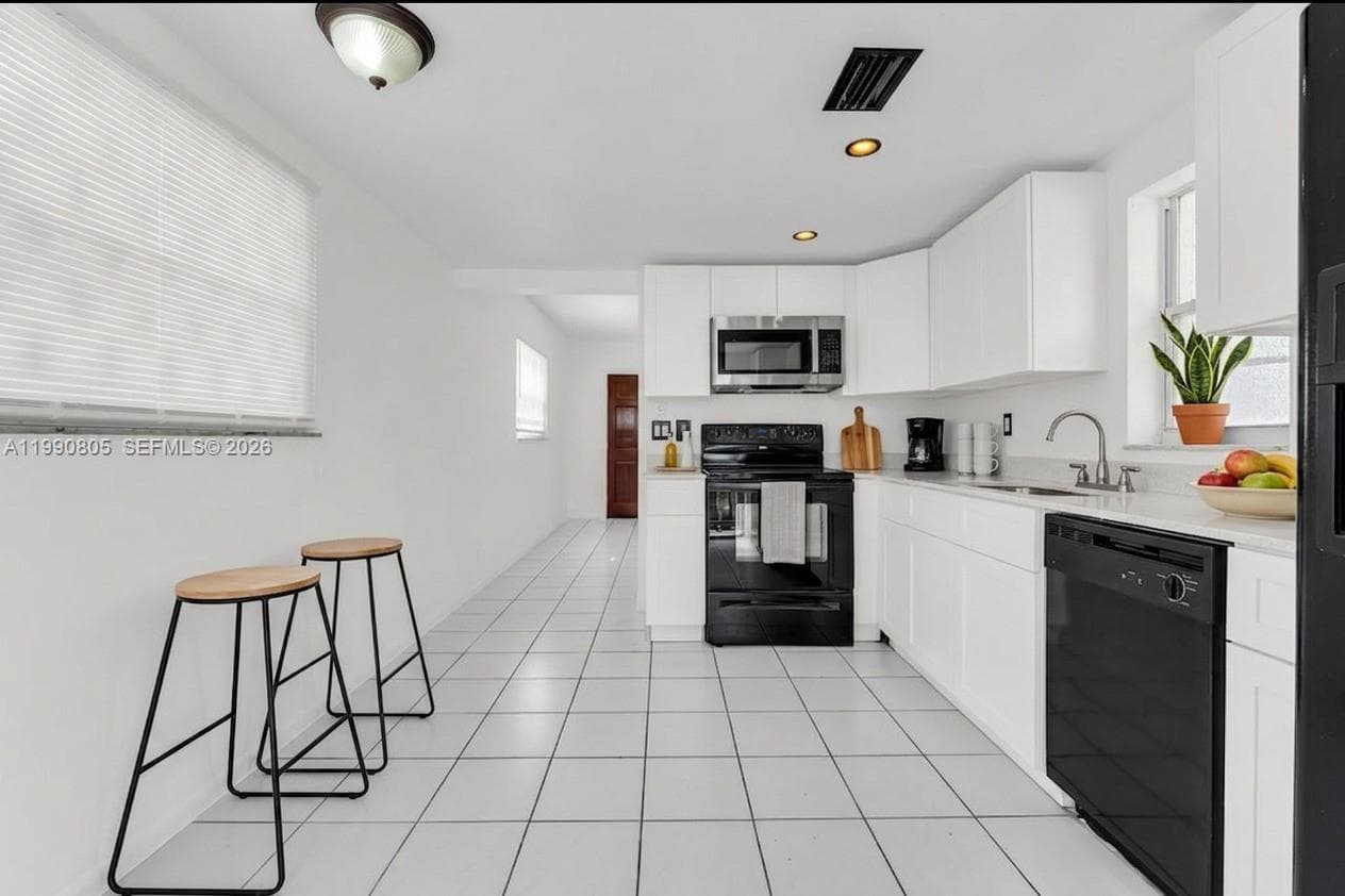 Condo at 321 SW 1st Ct, Pompano Beach, FL