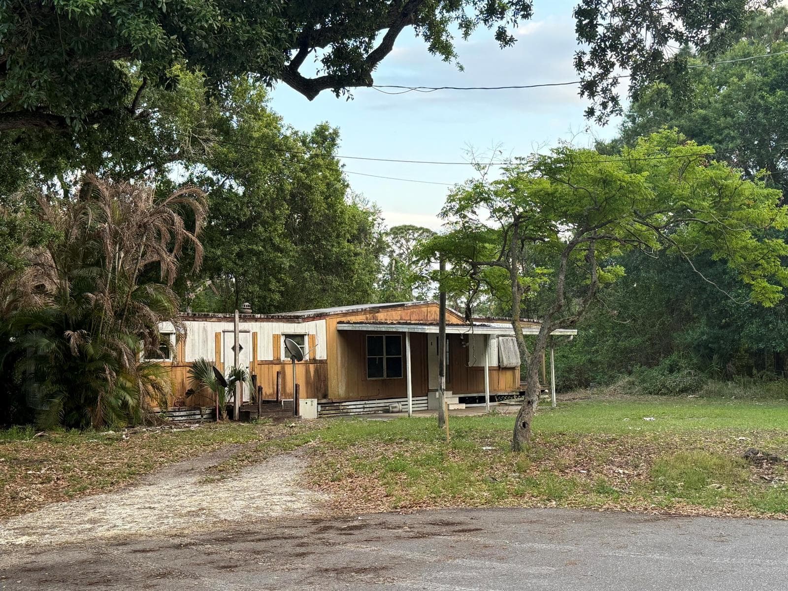 Single-family home at 6072 SE 95th Trail, Okeechobee, FL