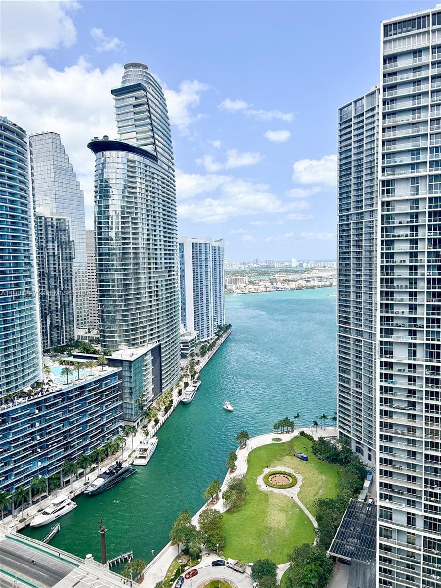 Condo at 77 SE 5TH ST., Miami — photo 1