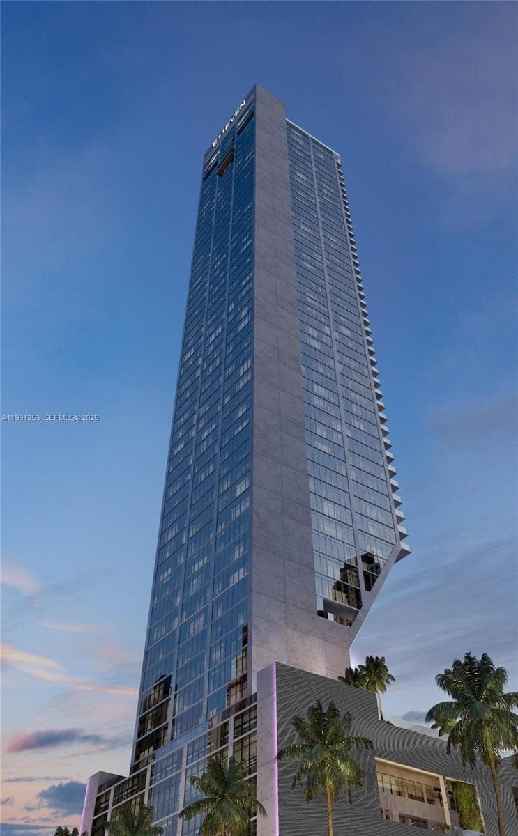 Condo at 20 NE 11th St, Miami — photo 2