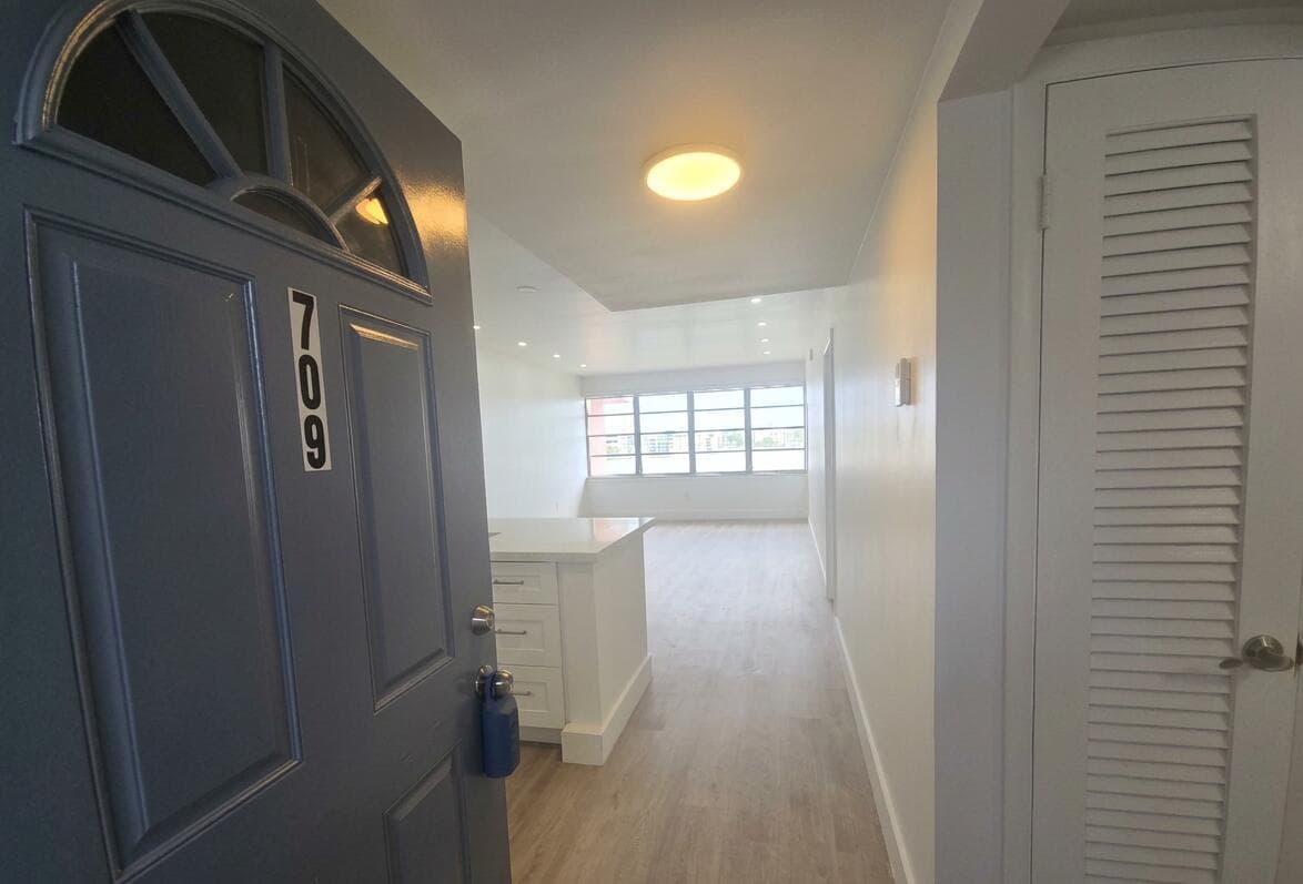 Condo at 18555 NE 14th Avenue, Miami, FL