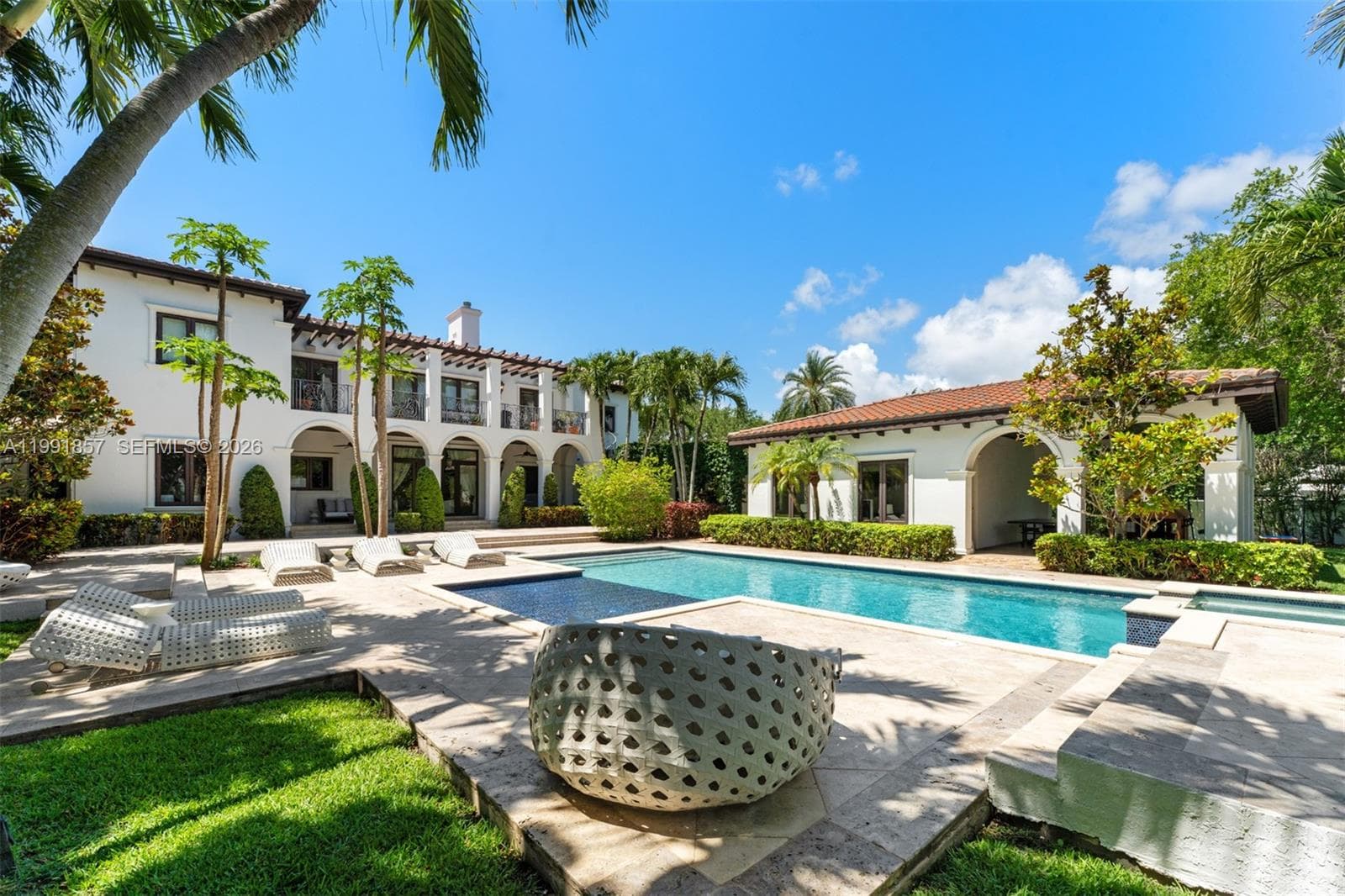 Single-family home at 12575 Pine Needle Ln, Pinecrest — photo 2